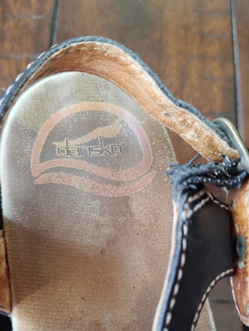 Dansko Black Leather Open Toe Platform Clogs/Sandals with Wood-Effect Sole - Picture 14 of 16